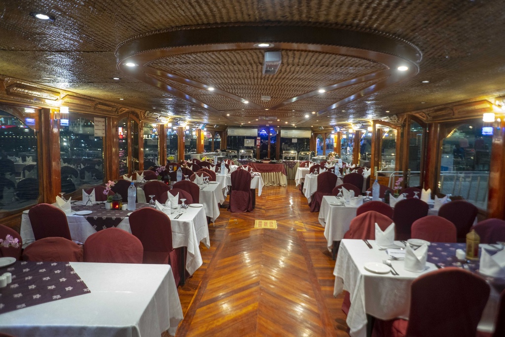 Dubai Hop-on Hop-off Bus Tour with Dhow Creek Cruise + The View At The Palm Tickets 